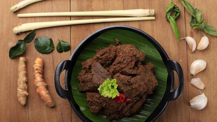 5 Tips Masak Rendang Autentik Minang yang Empuk dan Hitam Bumbunya