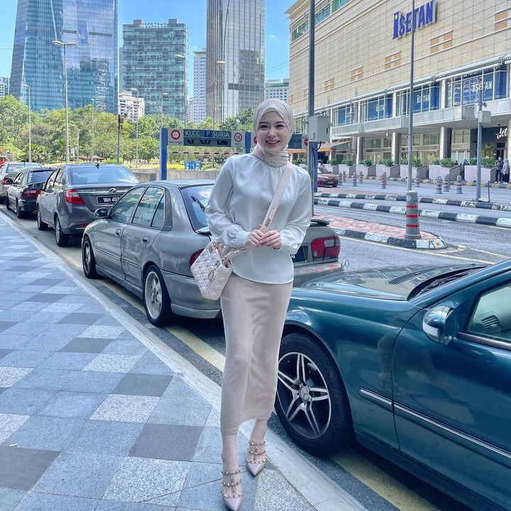 <p>Perselisihan tersebut muncul karena orang tua Ayana merasa putrinya meninggalkan semuanya demi Islam. (Foto: Instagram @xolovelyayana)<br /><br /><br /></p>