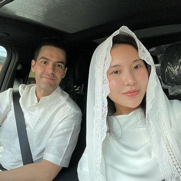 Usai Mualaf, 7 Potret Mesra Fitria Yusuf & Suami Bule Aktor Berdarah Iran