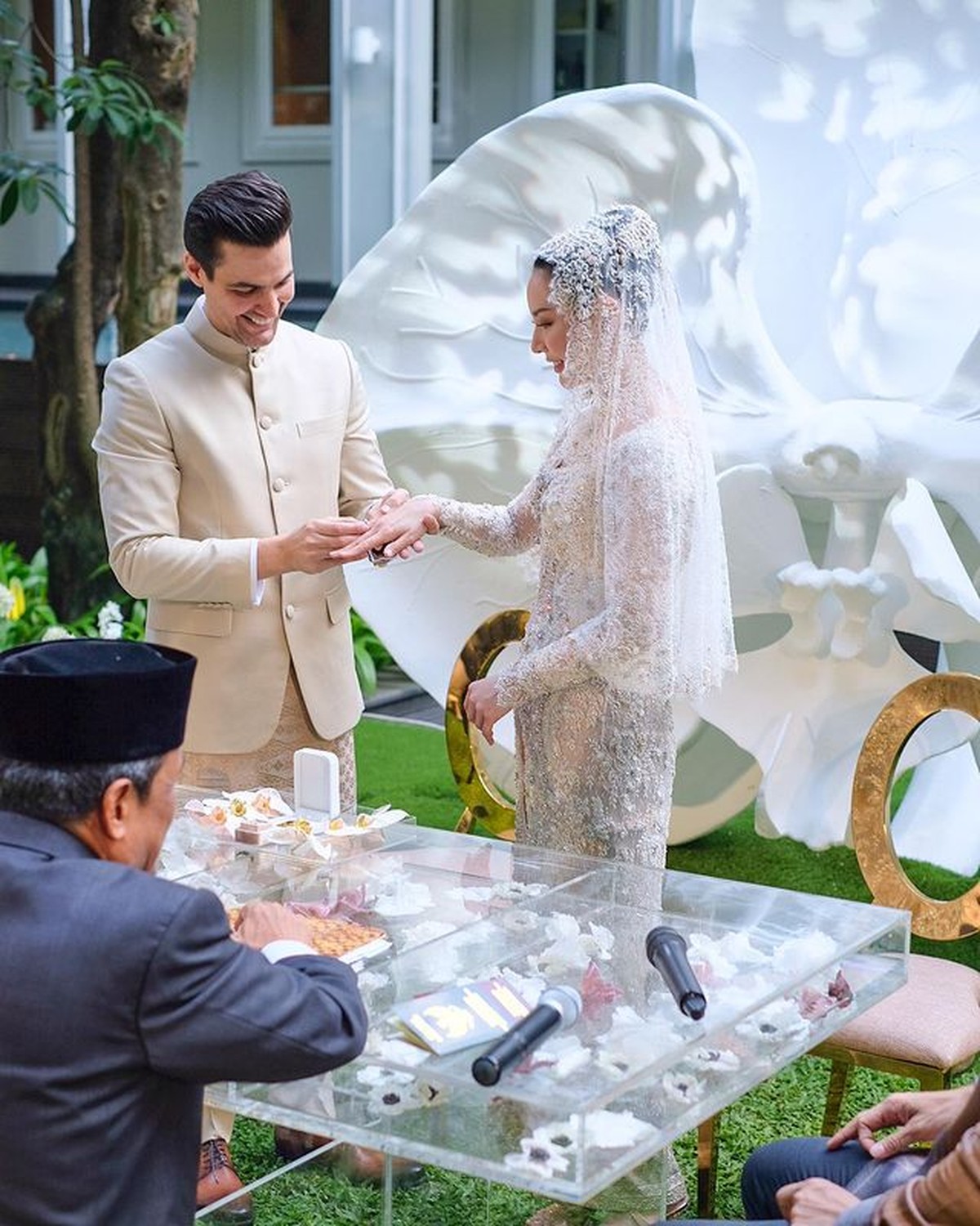 Fitria Yusuf dan Suami