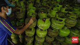 Ekonom Desak Pemerintah Batalkan Niat Naikkan Harga BBM dan Listrik