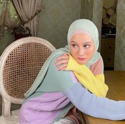Beda dan Fashionable, Ini Ide Gaya Warna Pastel ala Dinda Hauw