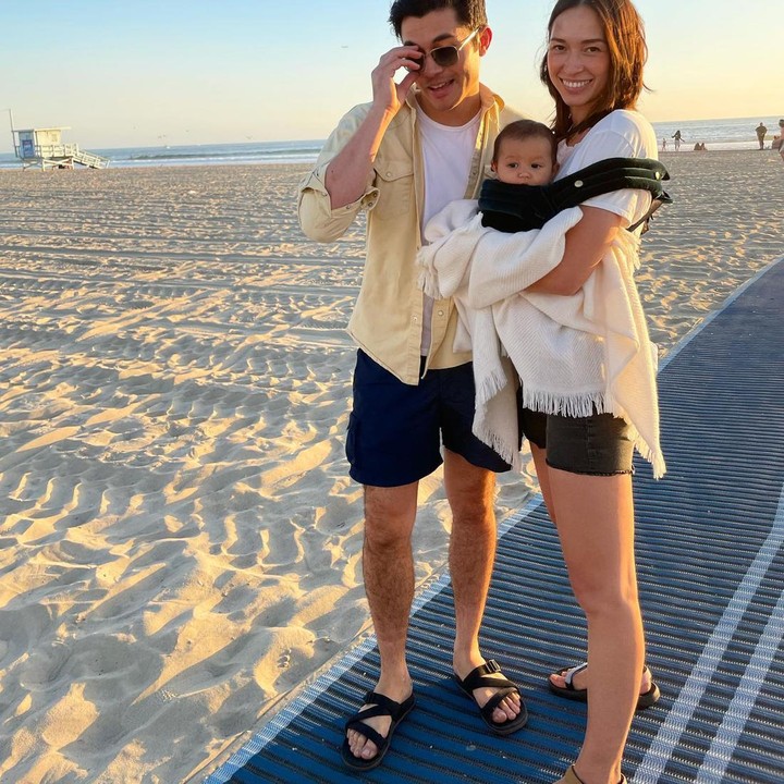 <p>Dari potret tersebut, bonding antara ayah dan anak ini terlihat kuat, ya? Bagaimana menurut Bunda? (Foto: Instagram @henrygolding)</p>