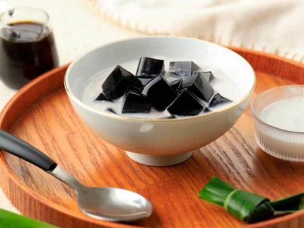 Menu Takjil: Resep Es Cincau Hitam Sirup Murah Meriah dan Sehat