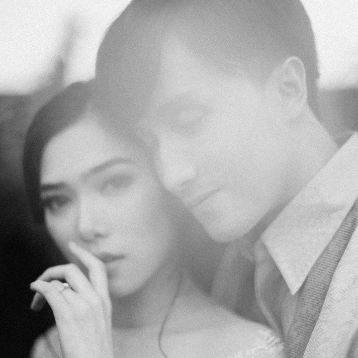 <p>Banyak yang tak tahu, suami Isyana Sarasvati ini adalah seorang dokter. Rayhan merupakan dokter muda yang mendapatkan gelar sarjana kedokterannya pada 18 Mei 2016 lalu. (Foto: Instagram: @isyanasarasvati)</p>