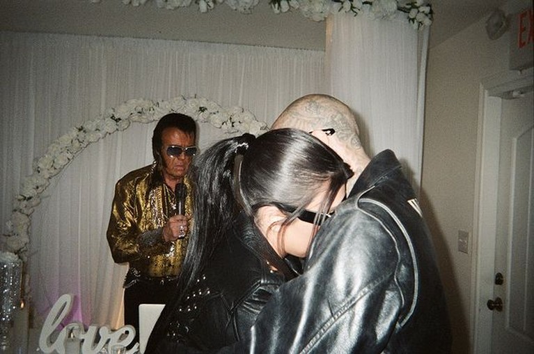 Kourtney Kardashian dan Travis Barker Foto pernikahan Kourtney Kardashian dan Travis Barker