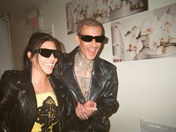 Menikah, Kourtney Kardashian Ngaku Awalnya Tak Yakin dengan Travis Barker