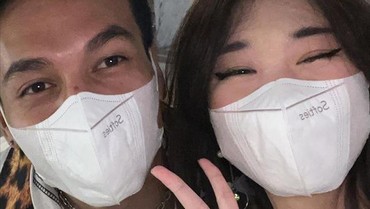 img-title Geger Foto Mesra, Livy Renata Akui Jefri Nichol Tipe Pria Idaman