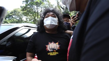 Marshel Widianto Lontarkan Umpatan ke Wartawan Saat Tiba di Polda