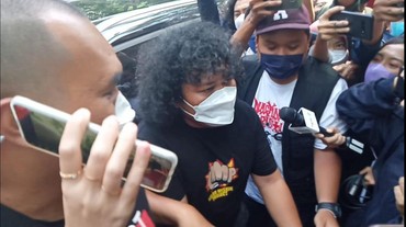 img-title Diperiksa Gegara Jajan Konten Porno, Begini Status Hukum Marshel Widianto