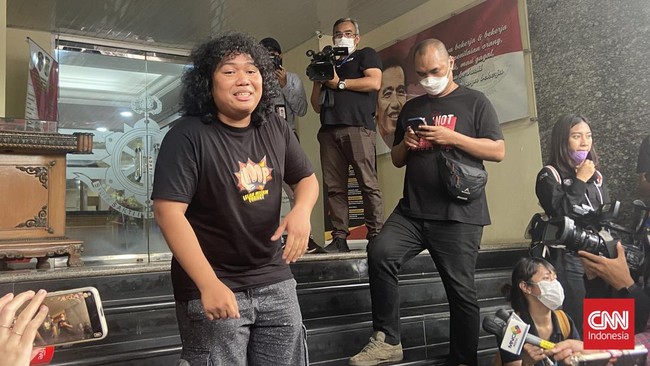 Marshel Widianto mengungkap alasan embeli satu google drive milik Gusti Ayu Dewanti alias Dea Onlyfans yang berisi 76 konten video porno.