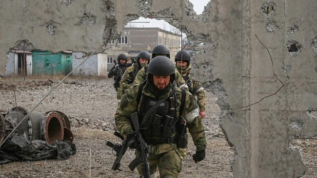 Seorang saksi mata mengatakan, pasukan Chechen diduga terlibat dalam pembantaian dan eksekusi ratusan warga di Bucha, Ukraina.
