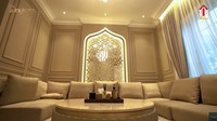<p>Ruang tamu di rumah Shireen Sungkar dibuat dalam satu ruangan khusus nih, Bunda. Nuansa Timur Tengah sangat kental di dalam ruangan ini. (Foto: YouTube The Sungkars)</p>
