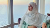 7 Potret Sana Khan, Artis India Hijrah & Berhijab yang Kini Bisnis Busana Muslim