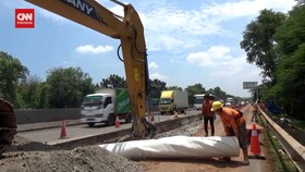 VIDEO: Jelang Mudik Lebaran, Perbaikan Jalan Dikebut