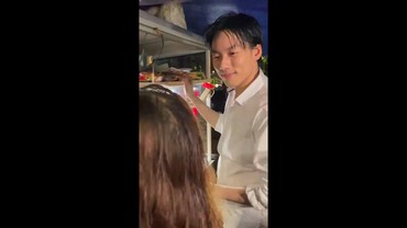 img-title Gorengan Penggoda Iman, Penjual Ganteng Tinggi bak Oppa Drakor