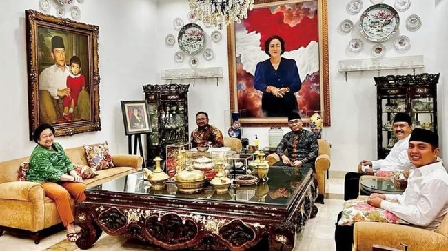 Ketum PDIP Megawati bercerita banyak soal pengalamannya memimpin negara bersama Gus Dur saat disambangi Menag Yaqut dan Ketum PBNU Gus Yahya.
