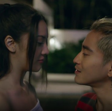 Anya Geraldine Ciuman sama Mantan di 'Pretty Little Liars 2'