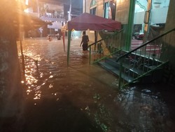Lapor Ketua! Air Sungai Deli Mulai Rendam Rumah Warga di Kampung Aur