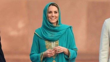 img-title Bikin Adem, 6 Selebriti Bule Ini Makin Cantik Tampil Pakai Kerudung
