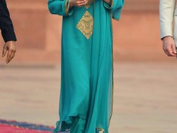 Bikin Adem, 6 Selebriti Bule Ini Makin Cantik Tampil Pakai Kerudung