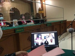 Bantu Ayah Korupsi, Anak Eks Sekda Buleleng Jadi Tersangka