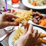 Enak Sih, Tapi Hindari 5 Makanan Ini Jika Mau Daya Ingat Tetap Fokus dan Tajam!