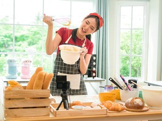 Bingung Pakai Pengaduk Stand Mixer? Ini Fungsi Tiap Jenisnya