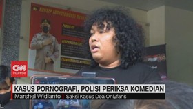 VIDEO: Kasus Pornografi, Polisi Periksa Komedian