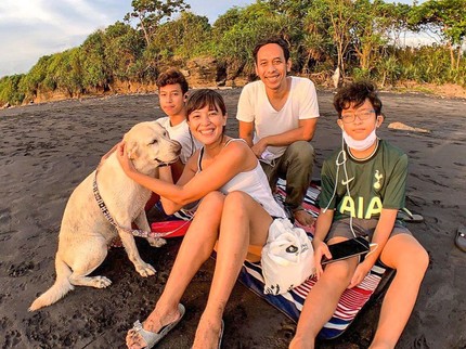 7 Potret Terbaru Sophie Navita dan Keluarga yang Kini Menetap di Bali