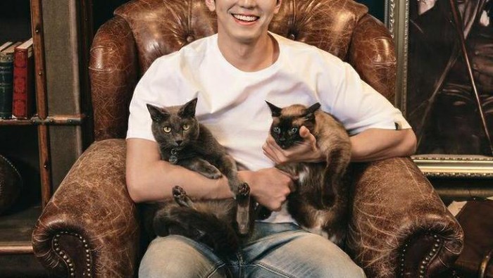 Kim Min Kyu pecinta kucing/ Foto: instagram.com/mingue.k