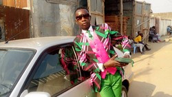 Mengenal Komunitas La Sape, Rela Miskin demi Gaya Fashionable