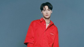 Lay EXO Umumkan Keluar SM Entertainment