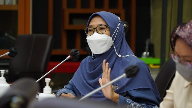 Anggota Komisi IX DPR RI Netty Prasetiyani mengingatkan agar pemerintah jangan sampai salah langkah menangani penyakit hepatitis akut misterius.