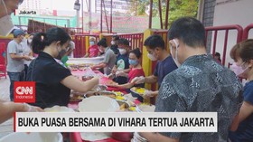 VIDEO: Buka Puasa Bersama di Vihara Tertua Jakarta