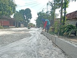 Pengusaha Real Estat Bangun Betonisasi Jalan di Jetis Grobogan Rp 2 Miliar