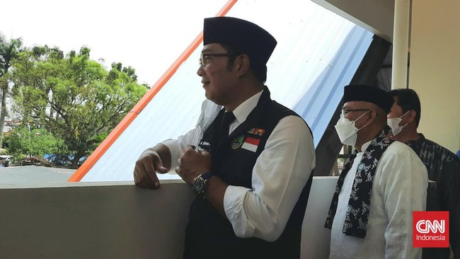 Putra Ridwan Kamil, Emmeril Khan Mumtadz berada di Swiss untuk keperluan pendidikan. Rencananya, dia akan melanjutkan kuliah ke program pascasarjana di Swiss.