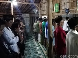 Satgas Sarankan Kelompok Ini Tak Ikut Tarawih Berjemaah di Masjid