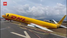 VIDEO: Penampakan Pesawat Kargo DHL yang Tergelincir di Kosta Rika