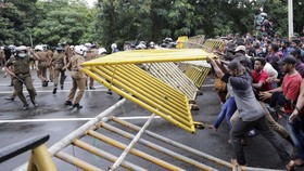 Sri Lanka Tembak Mati Pedemo, Perdana sejak Krisis Membara