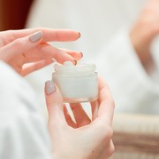 5 Sleeping Mask Lokal untuk Jaga Kelembapan Kulit & Bikin Glowing Keesokannya, Harga Mulai Rp20 Ribuan!