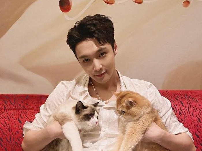 Lay EXO hengkang dari SM Entertainment/ Foto: Instagram.com/layzhang