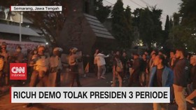 VIDEO: Ricuh Demo Tolak Presiden 3 Periode