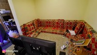 <p>Di dalam rumah sederhananya ini, Alwi menyediakan ruangan tersendiri untuknya mengedit video, Bunda. (Foto: YouTube fenny listiana)</p>