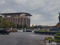 Plt Gubri Terbitkan Edaran Salat Berjemaah-Hentikan Aktivitas Saat Azan