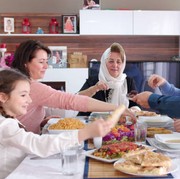 Bisa Memicu Kolesterol Naik Juga Pada Anak Muda, Ini Jenis Makanan yang Harus Dihindari Saat Berbuka