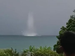 Heboh Penampakan Angin Puting Beliung di Danau Toba