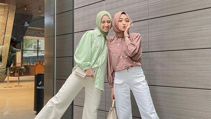 Tampil Fresh Saat Bukber dengan Gaya Hijab Berwarna Cerah
