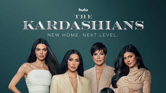 Adu Gaya Keluarga Kardashian-Jenner di Premiere Serial The Kardashians, Siapa Paling Stylish?