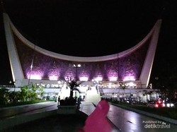 Menghiasi Malam 1 Ramadan di Masjid Terbaik Dunia